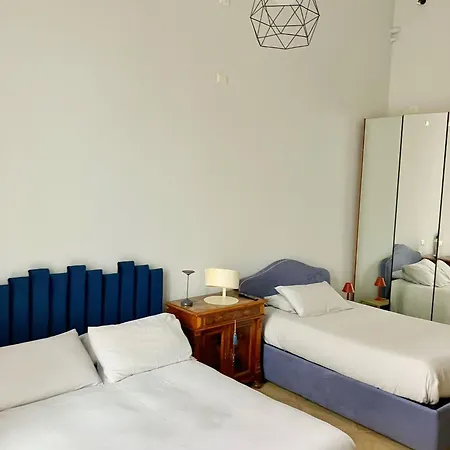 Lucia's Suites, Charming In *